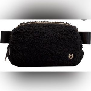 LULU LEMON FLEECE BELT BAG